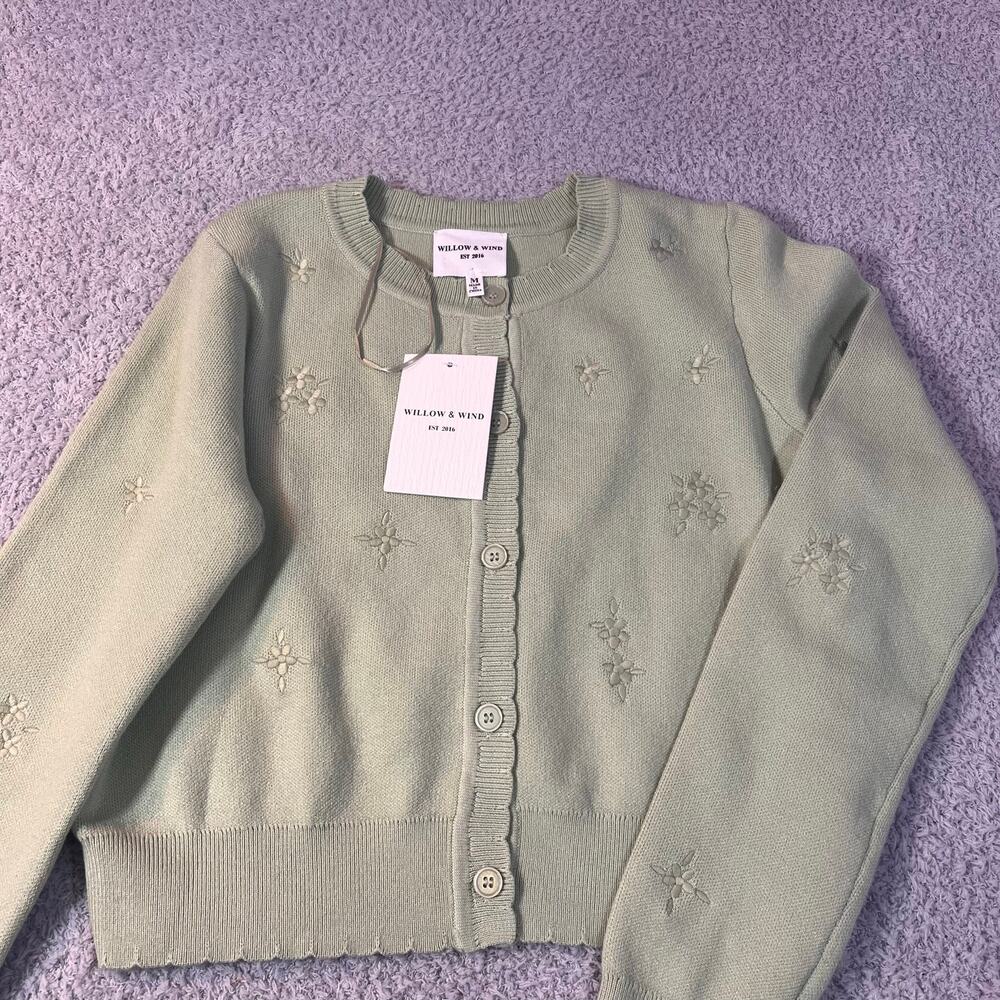 Willow and wind NWT sz M embroidered floral print green scalloped hems